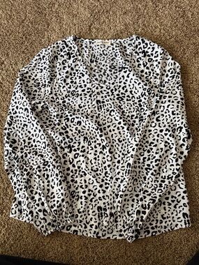 anne klein Black & White Leopard Print V-Neck Blouse